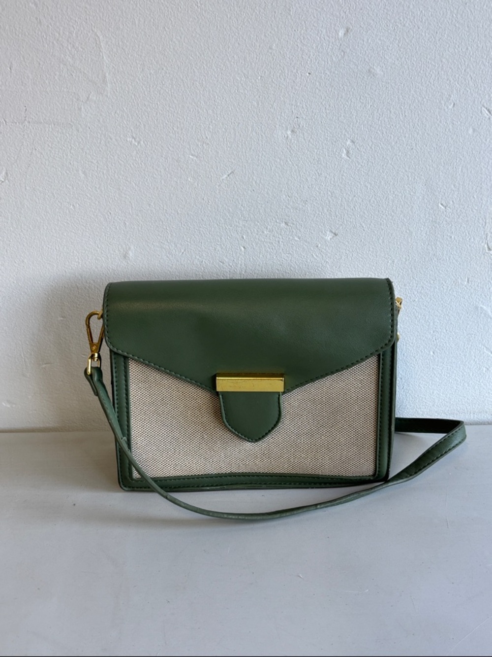 Antik Kraft Green and Cream Crossbody Bag